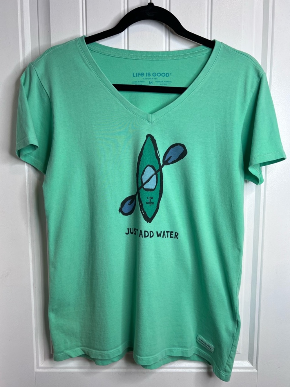 Life is Good Women's Green 'Just Add Water' V-Neck Short Sleeved Tee. Medium.‎